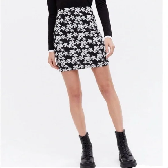 Vintage 90s Floral Mini Skirt - Picture 6 of 7